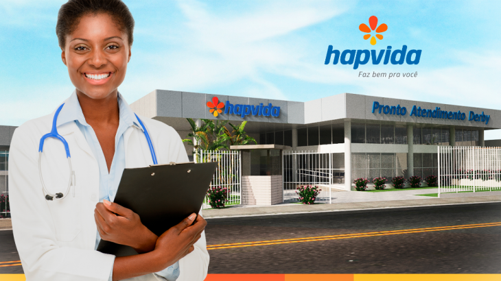médica sorridente em uniforme 