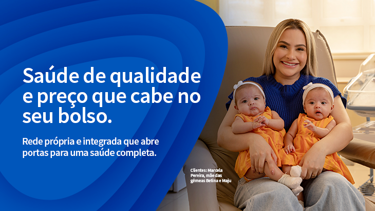 mulher com duas crianças gemêas