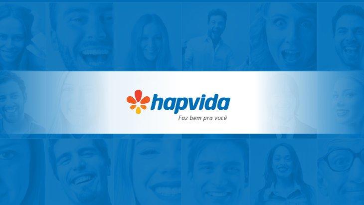 Imagem com alguns rostos sorridentes e a frase Hapvida - Faz bem para você